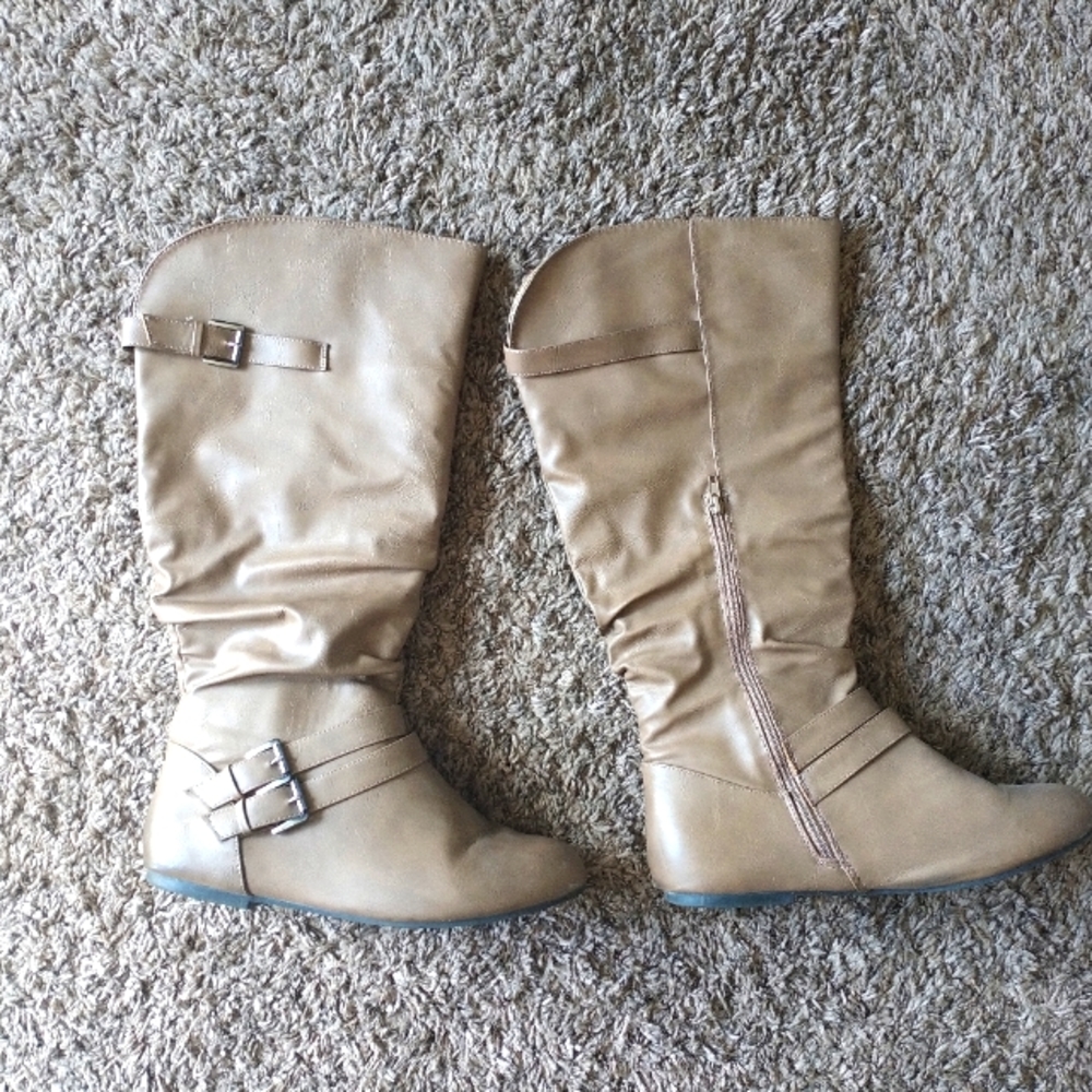 Tan women's boots